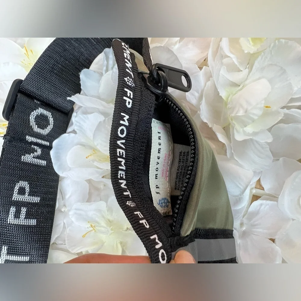 Free People NEW 3 Pocket Runner Belt Bag Olive & Black Waist Pack